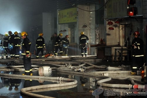 上海最大農產品批發市場突發火災，致6人遇難，安全警鐘再鳴